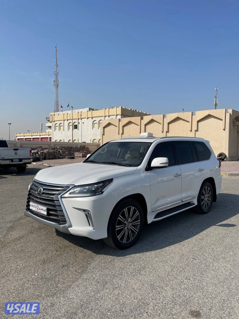 لكزس LX570  وارد الخليج صبغ الوكاله شرط الفحص0