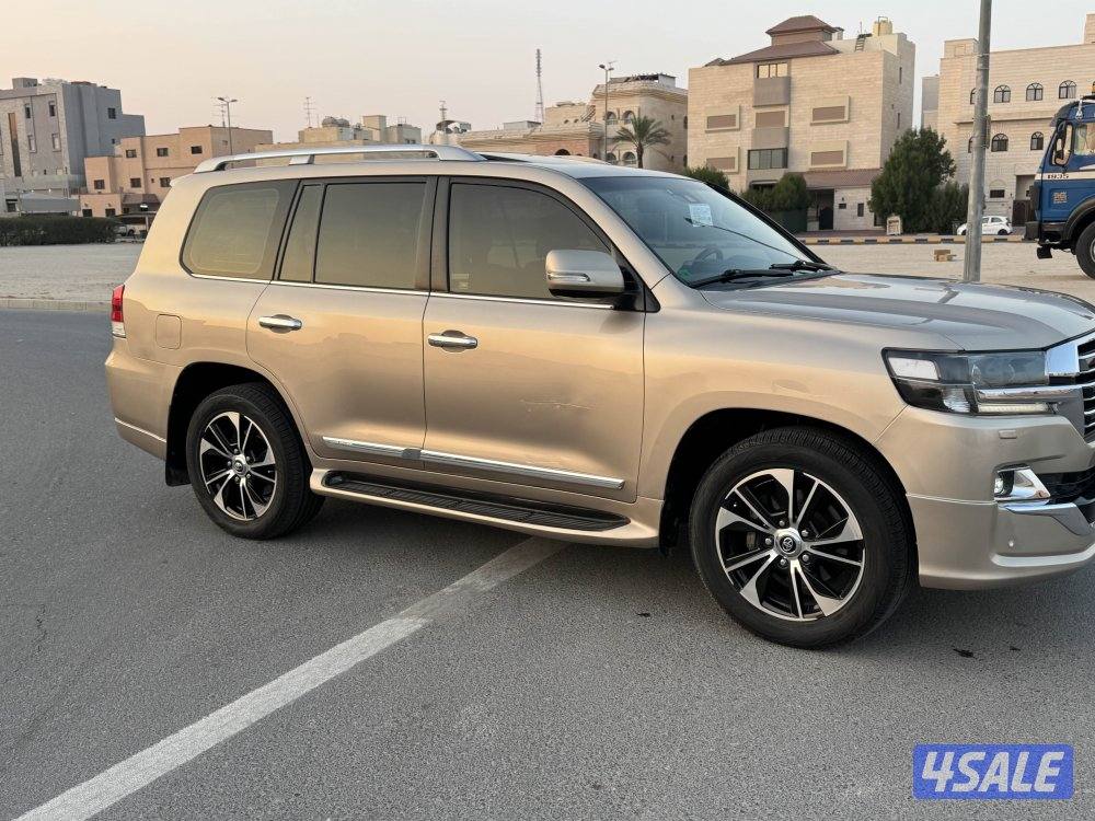 للبيع لاند VXR موديل 2016 ماشي 190 الف1