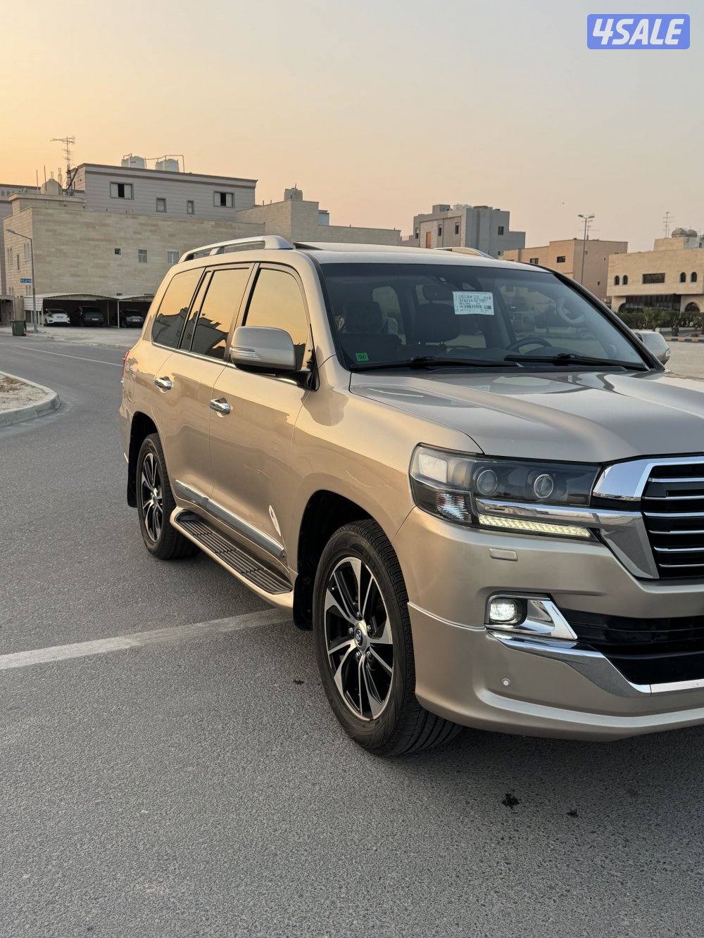 للبيع لاند VXR موديل 2016 ماشي 190 الف2