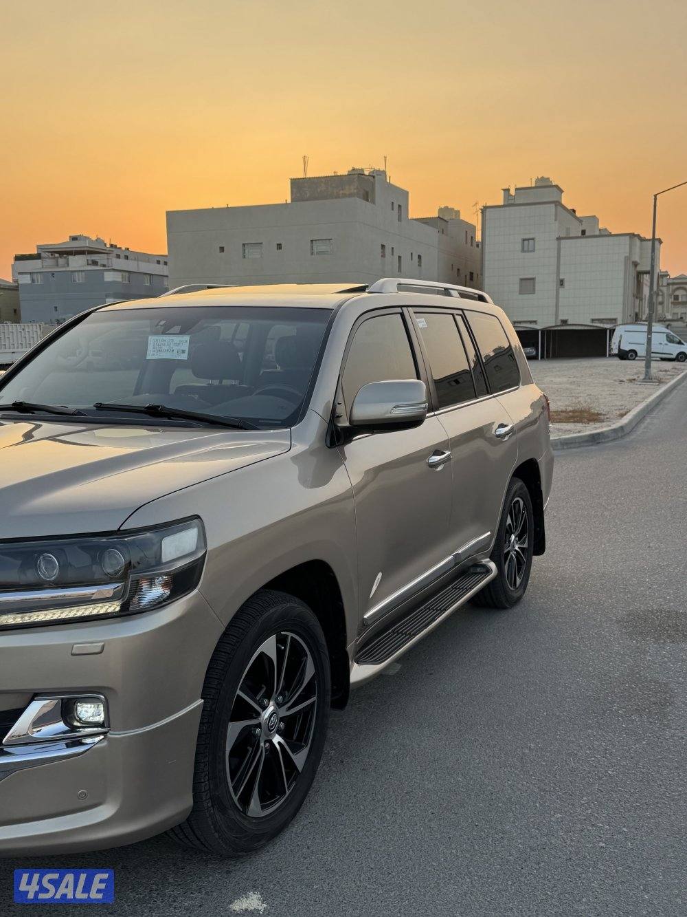 للبيع لاند VXR موديل 2016 ماشي 190 الف3