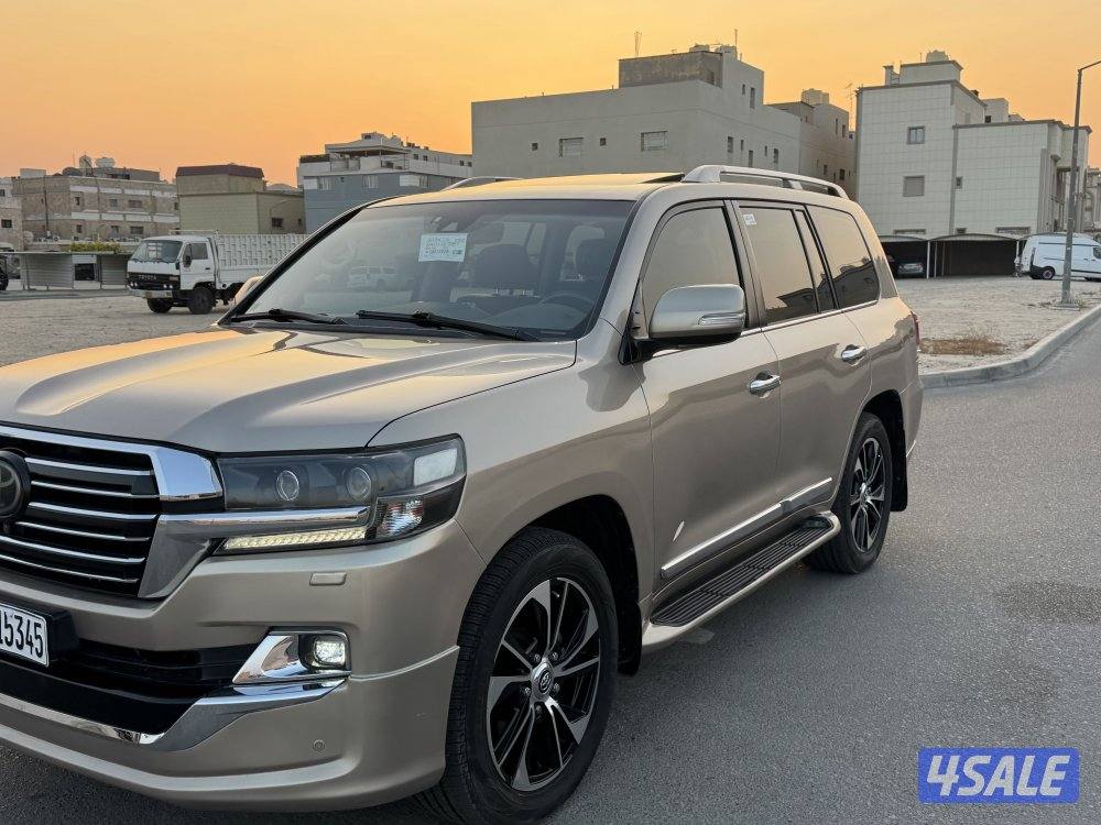 للبيع لاند VXR موديل 2016 ماشي 190 الف4