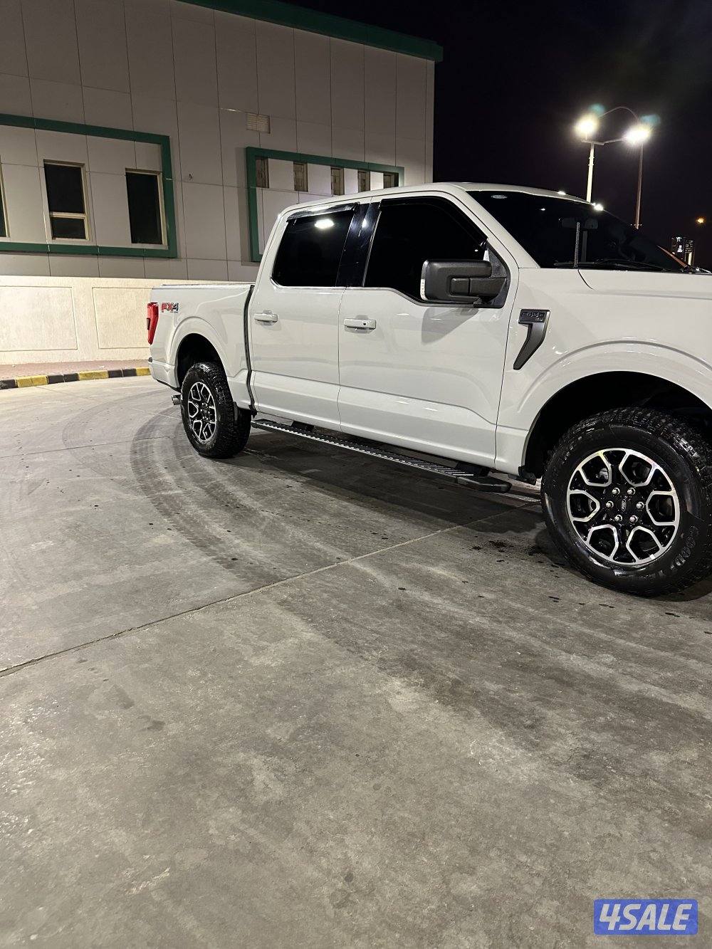 للبيع وانيت F-150 موديل 2023 صبغ الوكالة ماشي 73 الف4