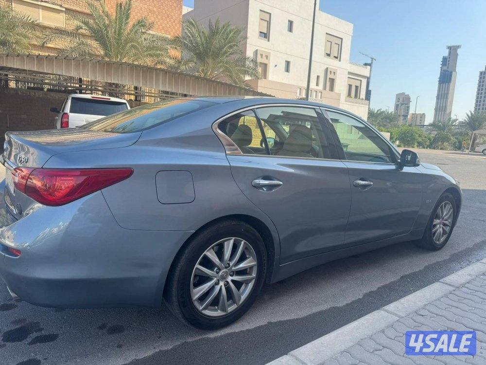 2016 Infiniti Q50 98,000 KM3