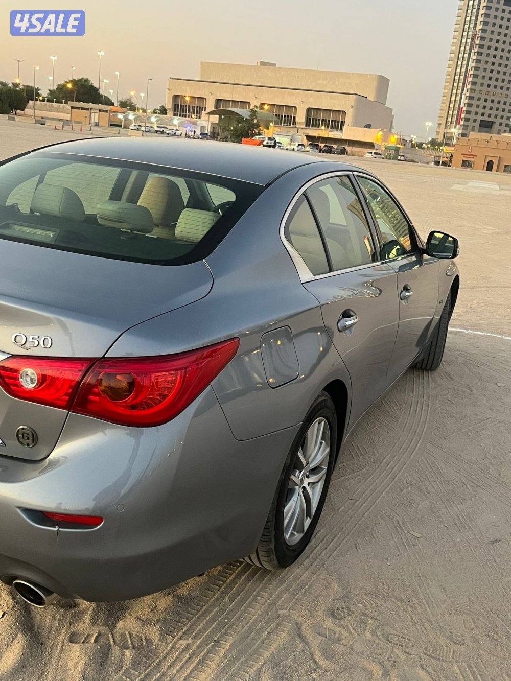 2016 Infiniti Q50 98,000 KM4