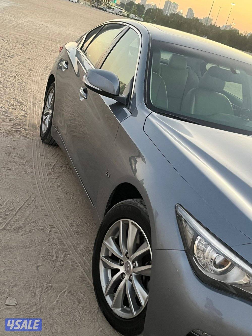 2016 Infiniti Q50 98,000 KM6