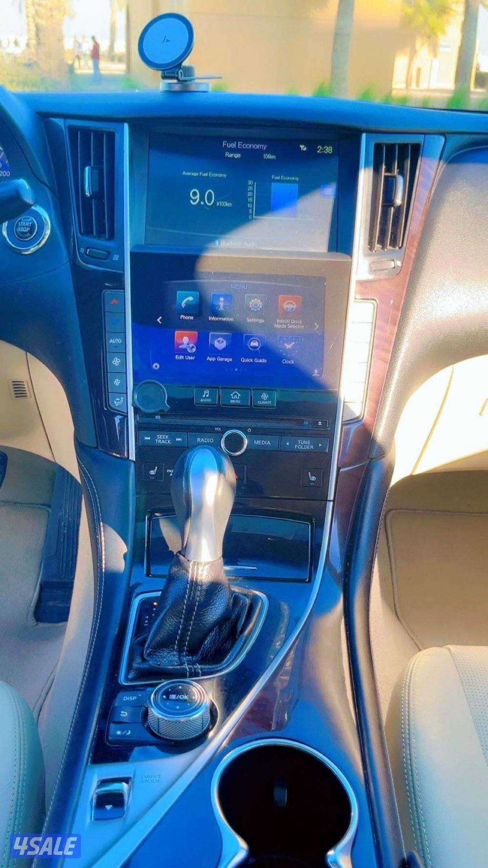 2016 Infiniti Q50 98,000 KM10