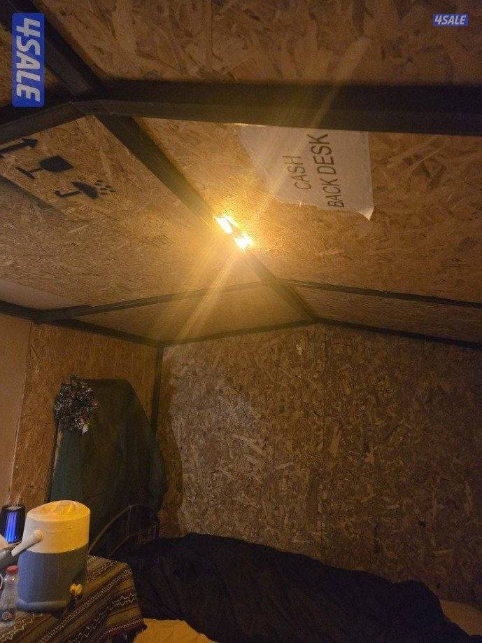 ٢متر ونصف×٣.٧٥ متنقلة طاقه شمسيه ودبل عازل ومبطنه خشب ديكور وبها ٢شباك0