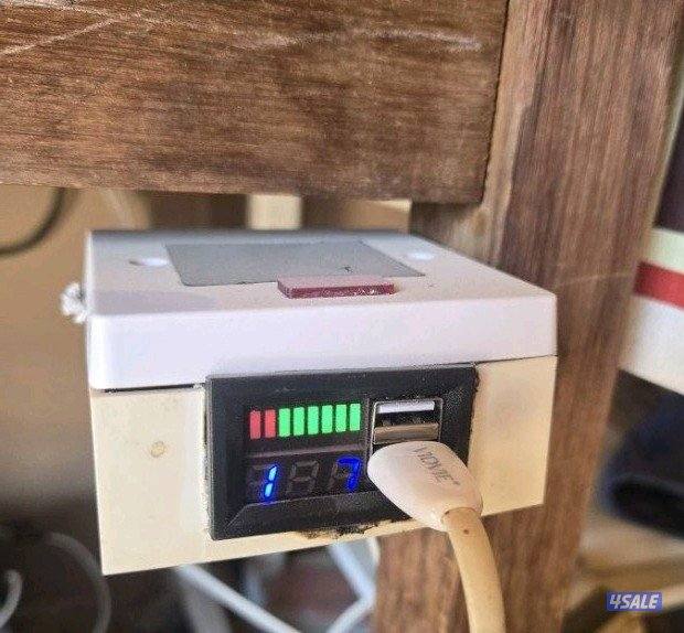 ٢متر ونصف×٣.٧٥ متنقلة طاقه شمسيه ودبل عازل ومبطنه خشب ديكور وبها ٢شباك4