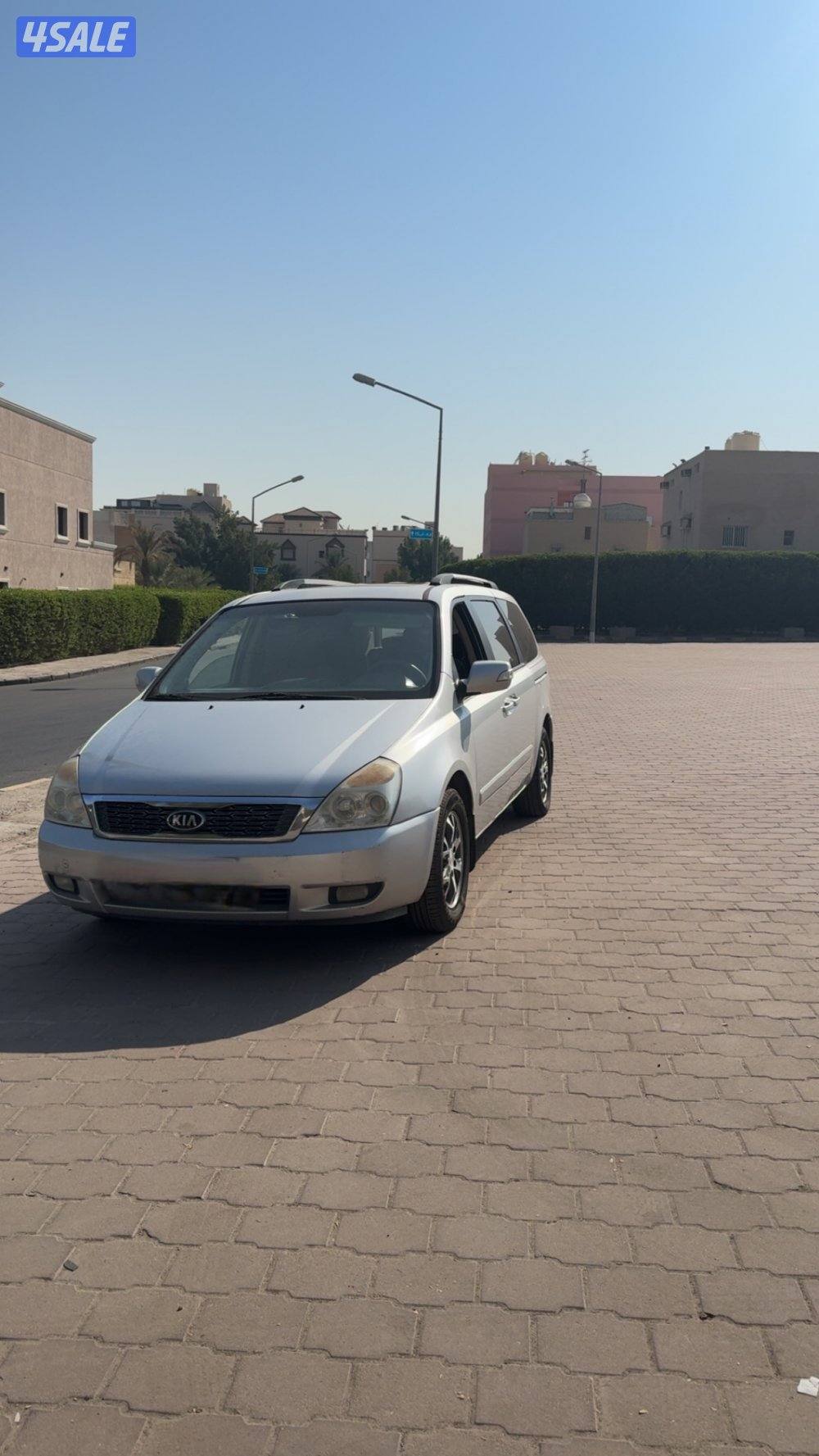 كيا كرنفال ٢٠١٥ممشى ٢٧٨مالك اول بيعه سريعه0