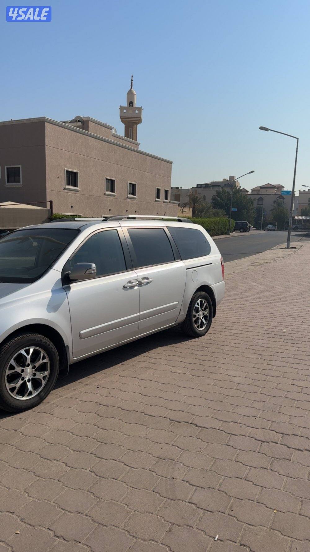 كيا كرنفال ٢٠١٥ممشى ٢٧٨مالك اول بيعه سريعه7