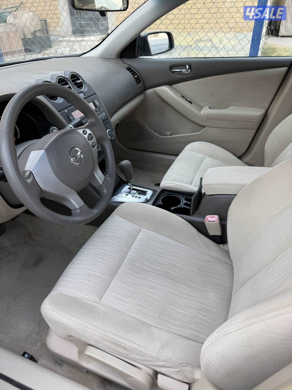 للبيع التيما موديل ٢٠١١ نظيفه جداً4