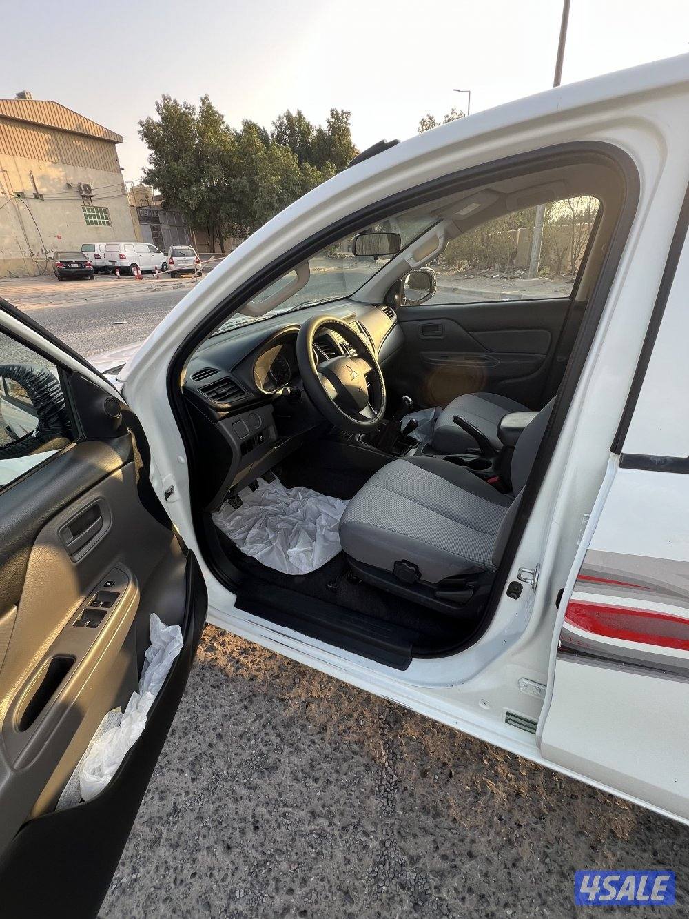 للبيع وانيت متسوبيشي5