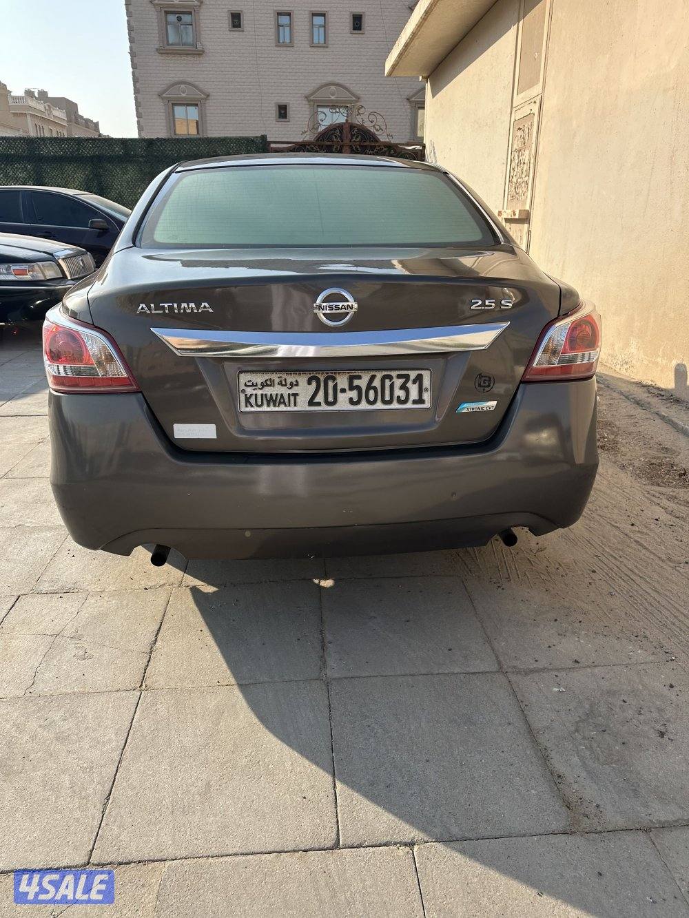 للبيع نيسان4