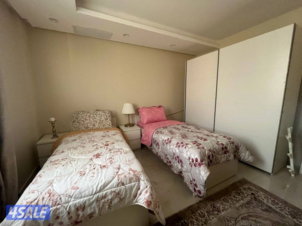 غرفة كاملة نظيفه للبيع0