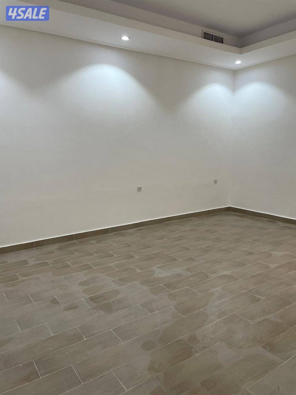 للايجار شقه في ابو فطيره دور ارضي ٤ غرف نوم ٣ حمامات3