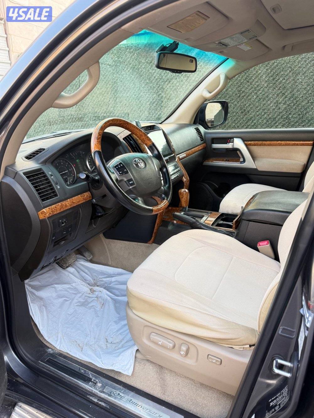 لاند كروزر 20115