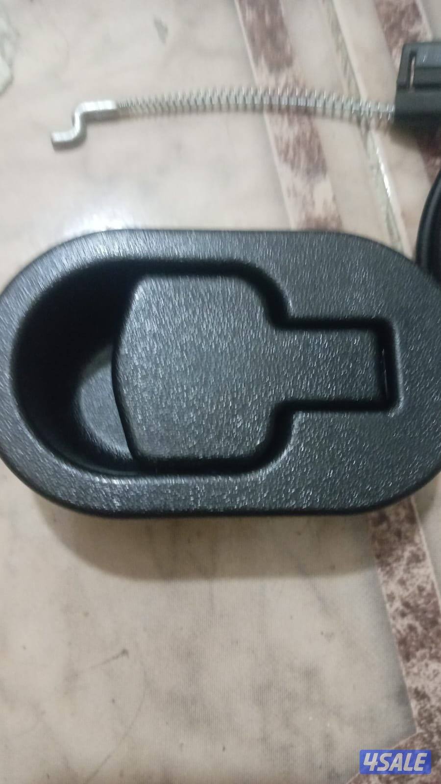 تصليح كراسي حلاقه وطاولات ومكاتب استرخاء1