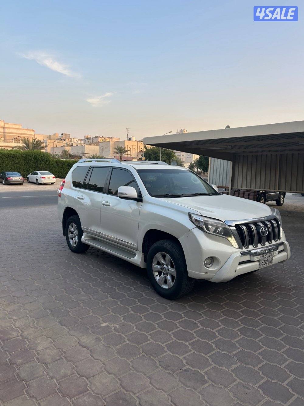 للبيع برادو TXL موديل 2016 اللون صدفي شرط الفحص قيم مكينه شاي3