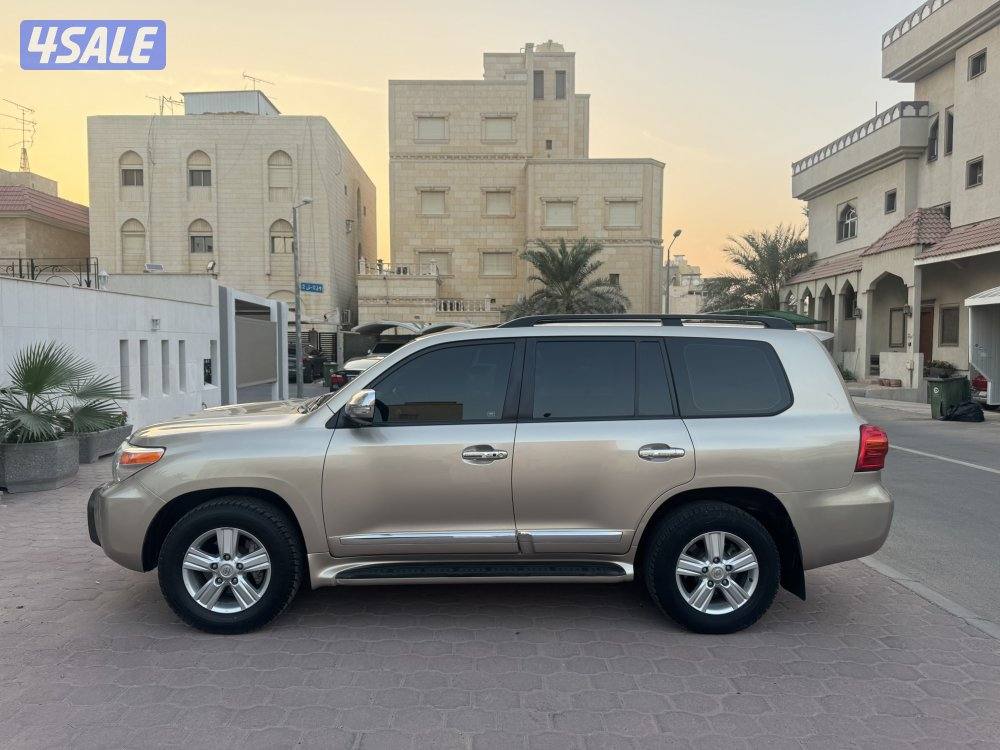 البيع لاند كروزر موديل 2014 بحالة الوكاله2