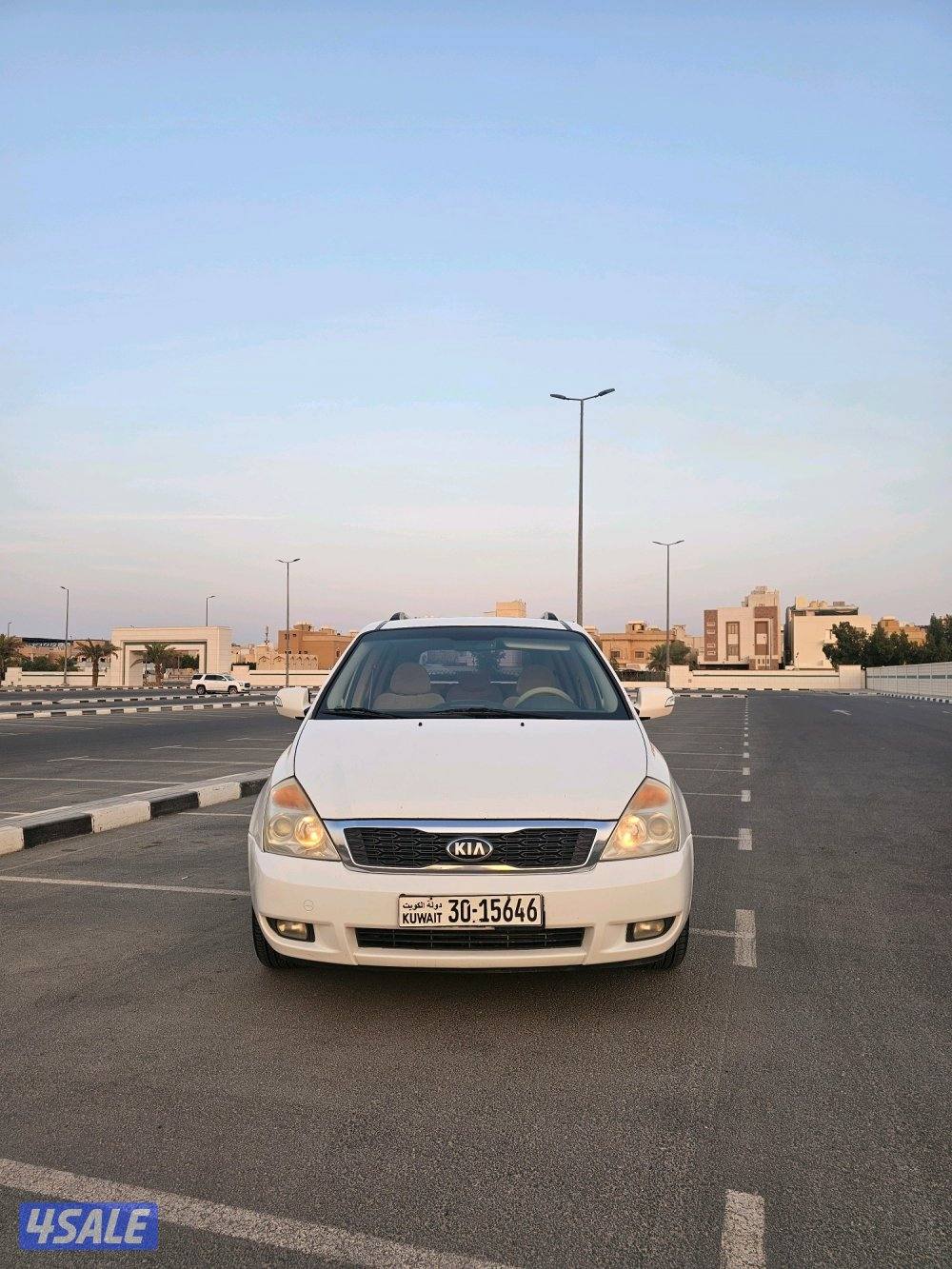 للبيع كرنفال عائليه نظيفه3