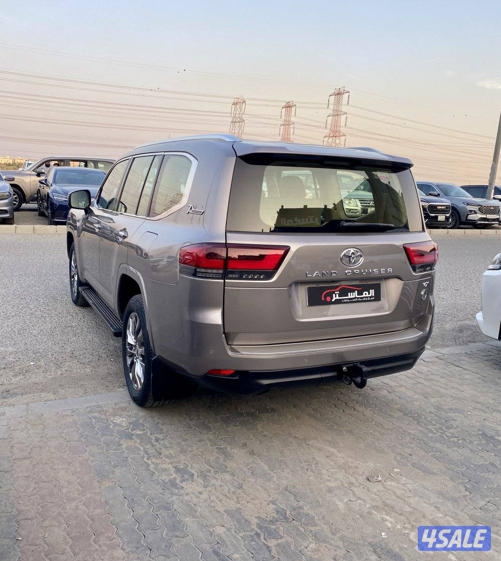 لاند كروزر VX بدون تيربو الساير موديل 2022 عداد 785