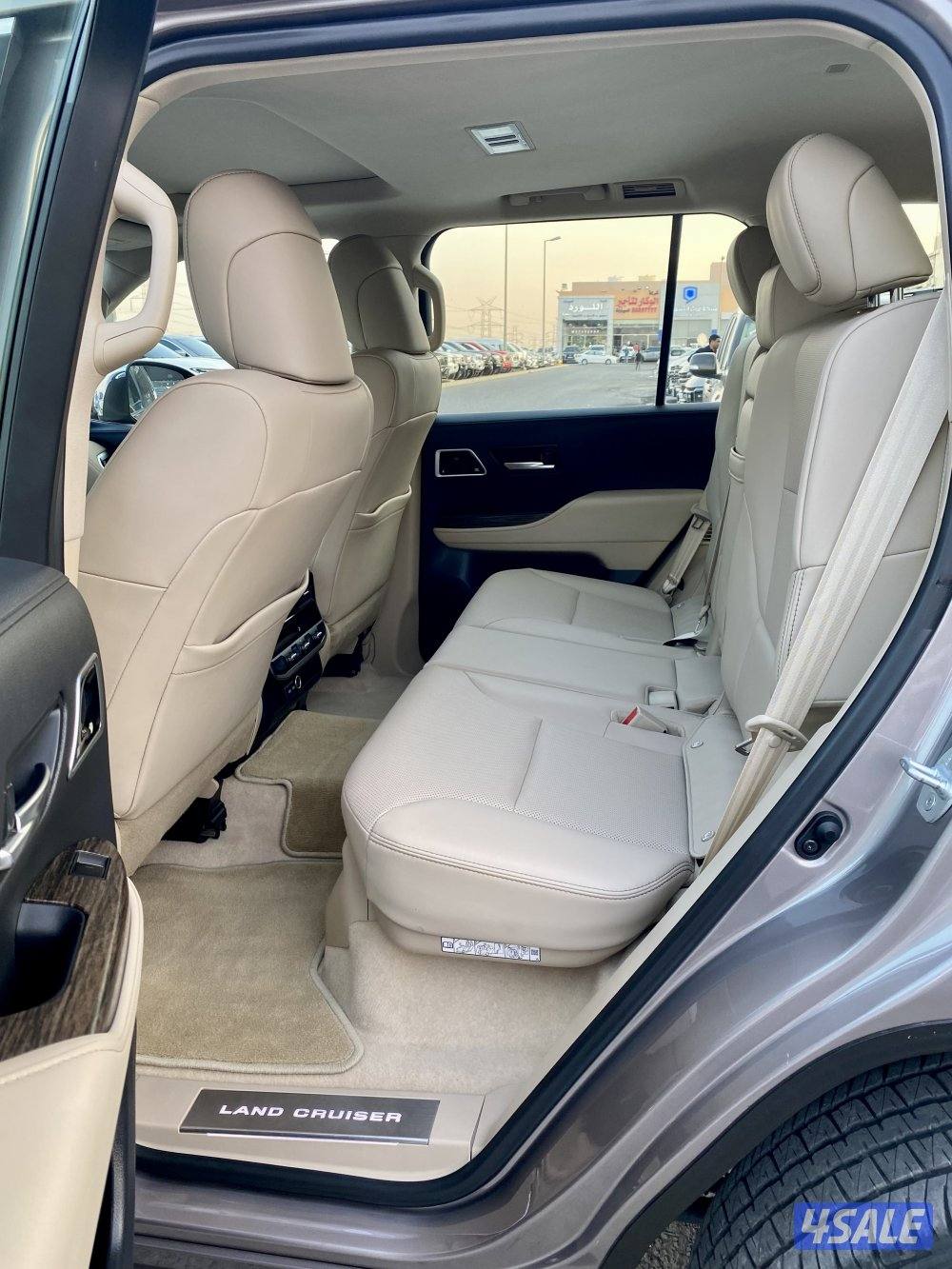 لاند كروزر VX بدون تيربو الساير موديل 2022 عداد 786