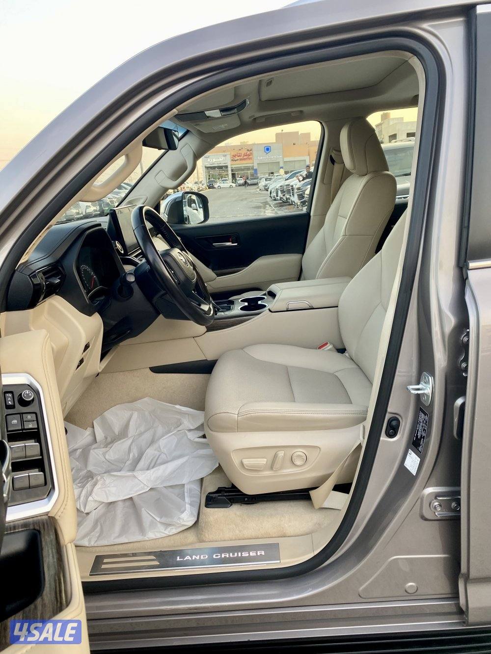 لاند كروزر VX بدون تيربو الساير موديل 2022 عداد 787