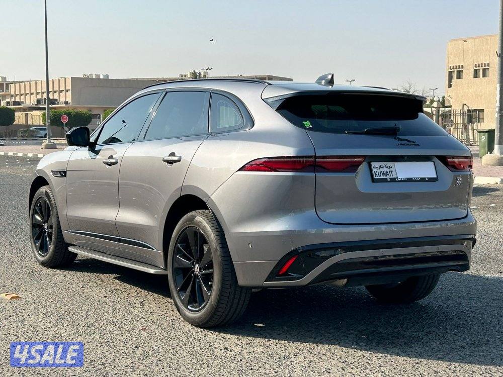 جاكور F pace R Dynamic  موديل 2024 ماشي 18 الف بحالة الوكالة3