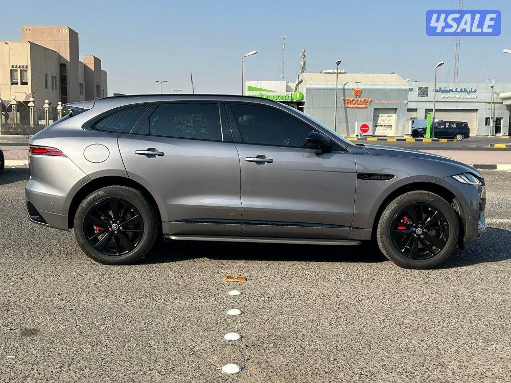 جاكور F pace R Dynamic  موديل 2024 ماشي 18 الف بحالة الوكالة4