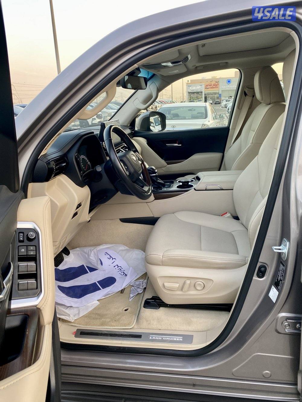 لاند كروزر GXR الساير موديل 2022 عداد 518