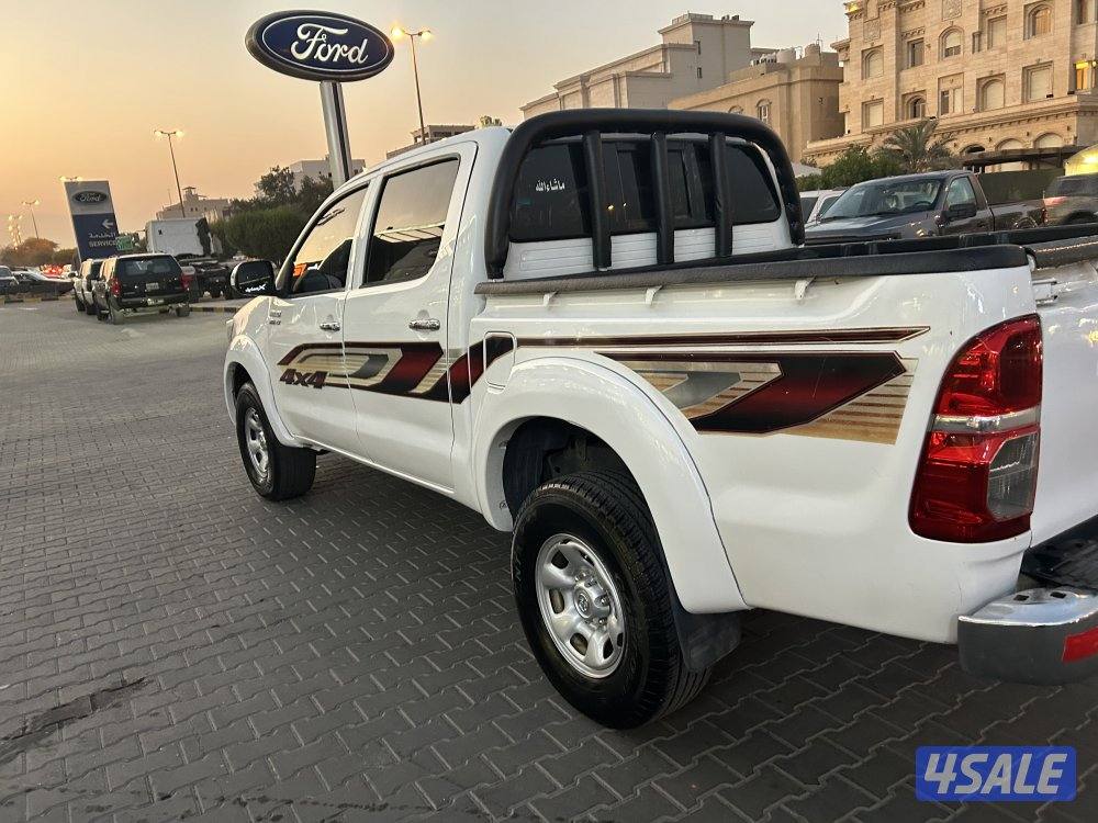 هايلوكس موديل ٢٠١٢ دبل فير0