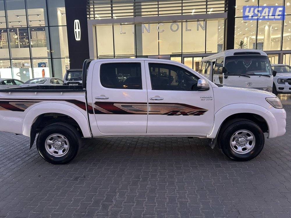 هايلوكس موديل ٢٠١٢ دبل فير1