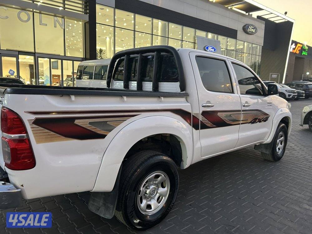 هايلوكس موديل ٢٠١٢ دبل فير7