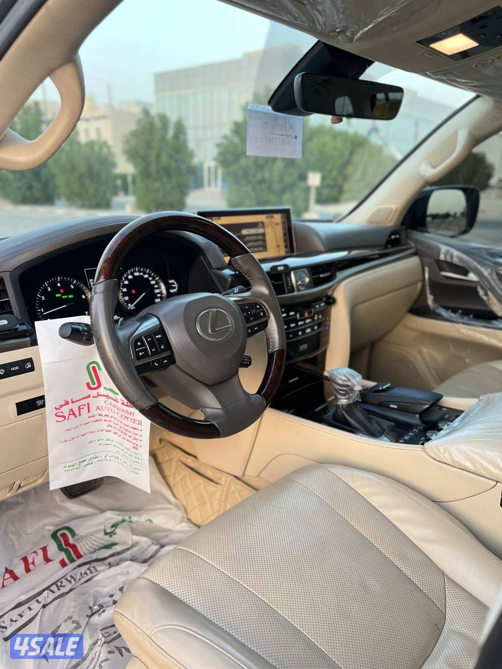 لكزس LX570موديل 2016 من داخل أوف وايت ماشي 130الف7