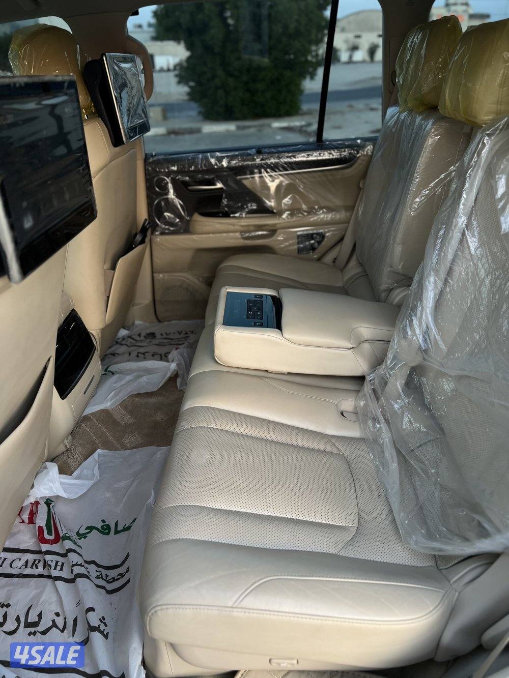 لكزس LX570موديل 2016 من داخل أوف وايت ماشي 130الف8