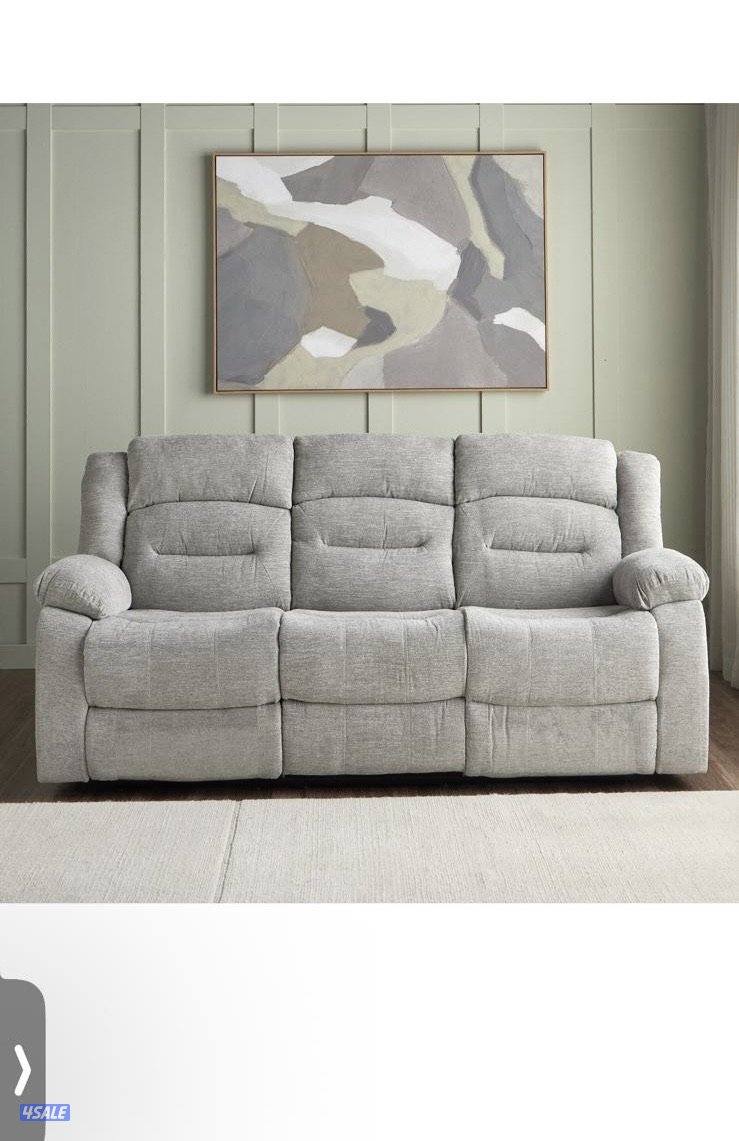 ليزي بوي 3 مقاعد كالجديده تصلح لغرفة الجلوس وسينما روم5