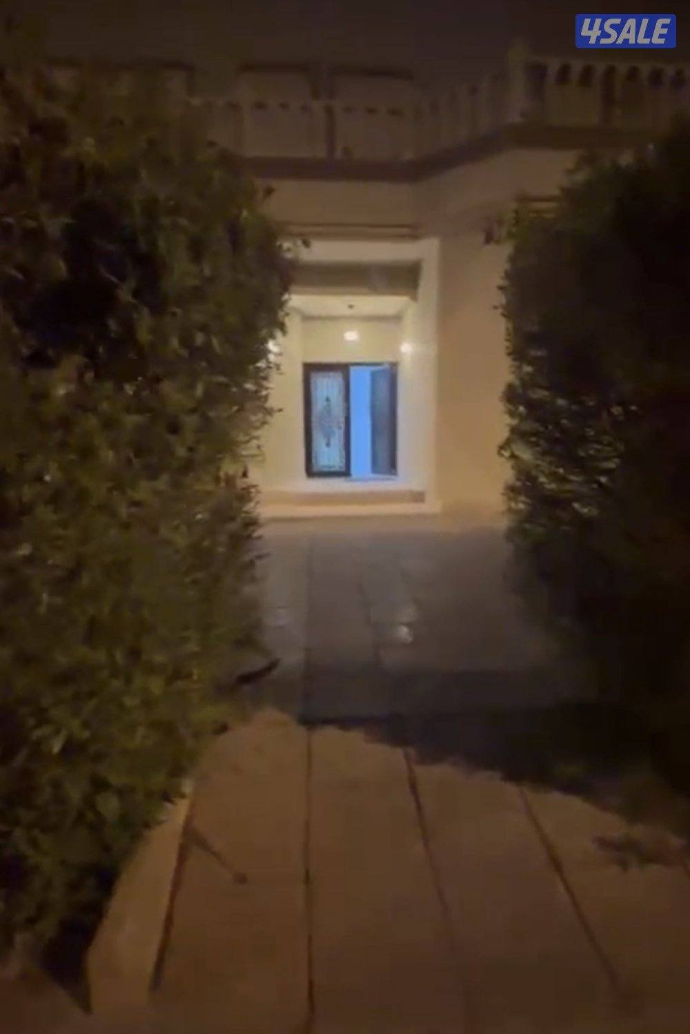 للبيع فيلا المنقف ق10