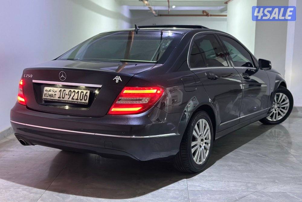 مرسيدس C250 موديل 2012 كامل المواصفات بحال الوكاله بالكامل بيعه سريعه2
