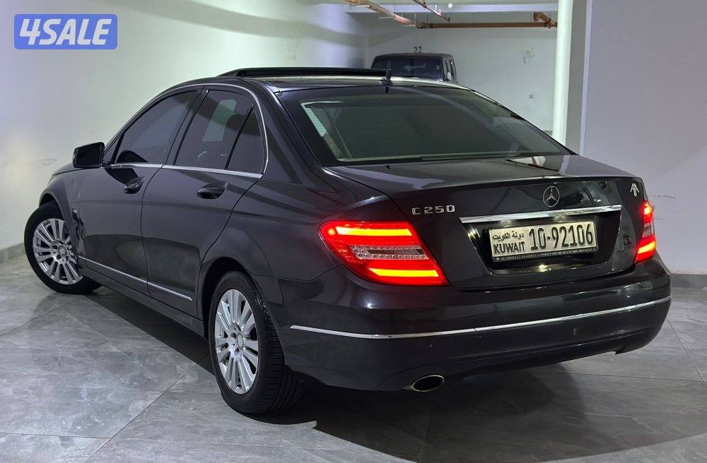 مرسيدس C250 موديل 2012 كامل المواصفات بحال الوكاله بالكامل بيعه سريعه3