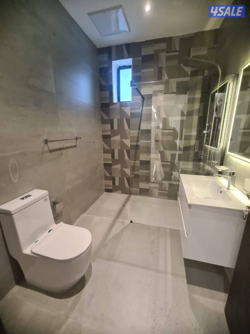 شقة في هدية  و شقق في ابو فطيرة  وجميع مناطق الكويت ويوجد لدينا  أدوار5