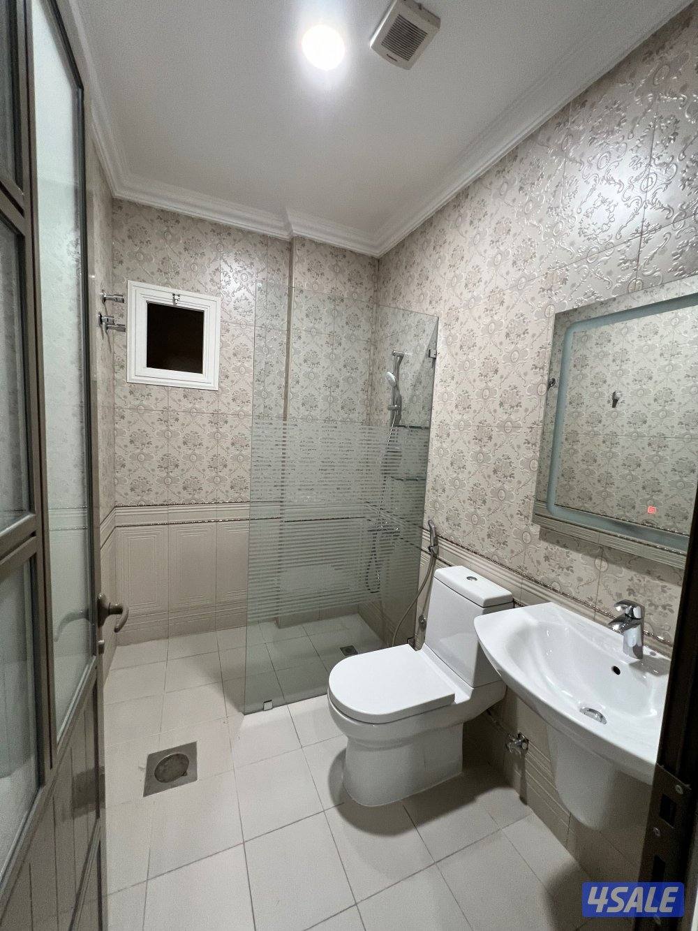 للإيجار – دور أرضي كبير ومميز في أبو فطيرة (بطن وظهر) – ٤ مداخل8