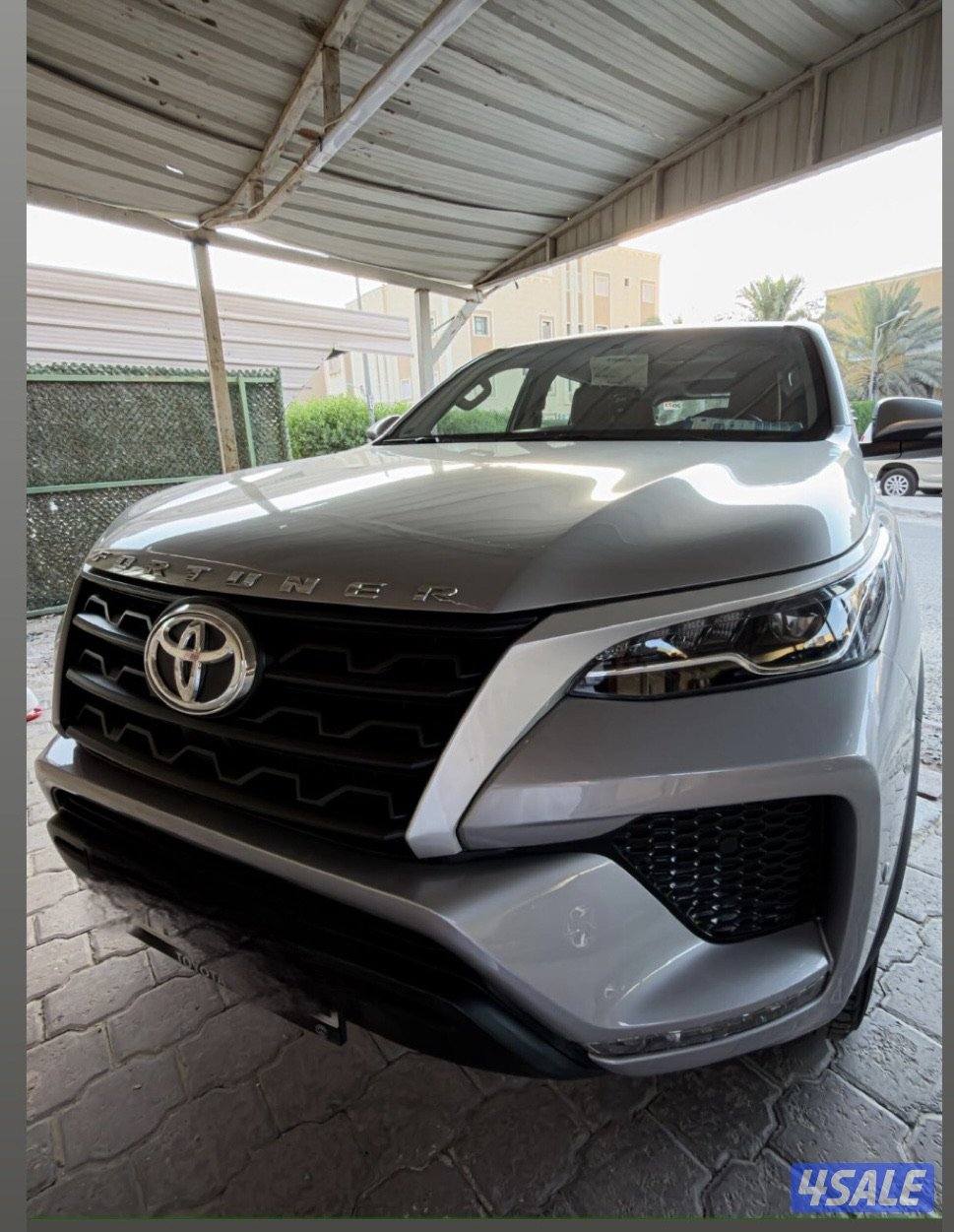 للبيع فورنتر3