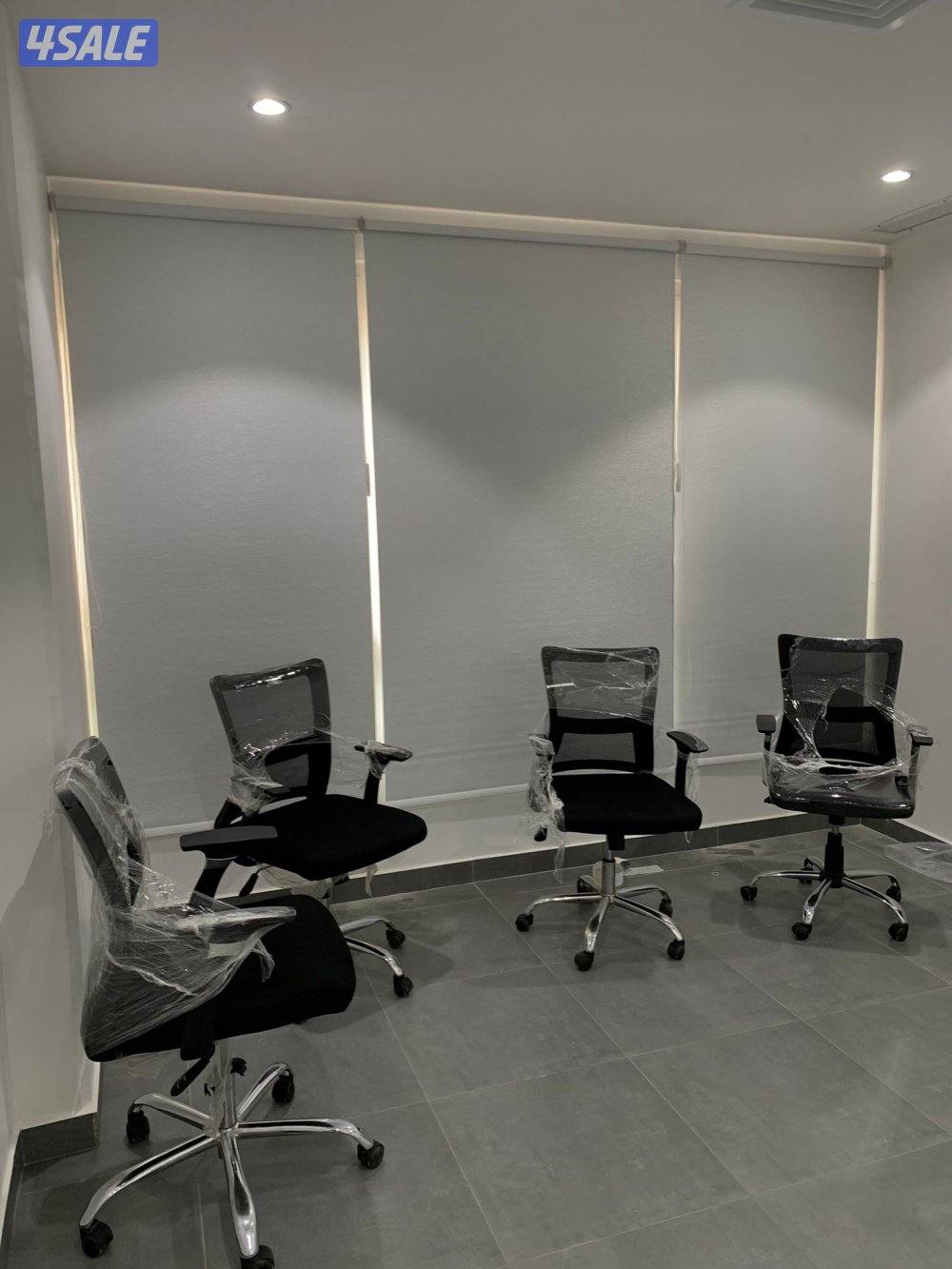 فني تفصيل وتركيب ستائر رول عازل ضوء وحراره3