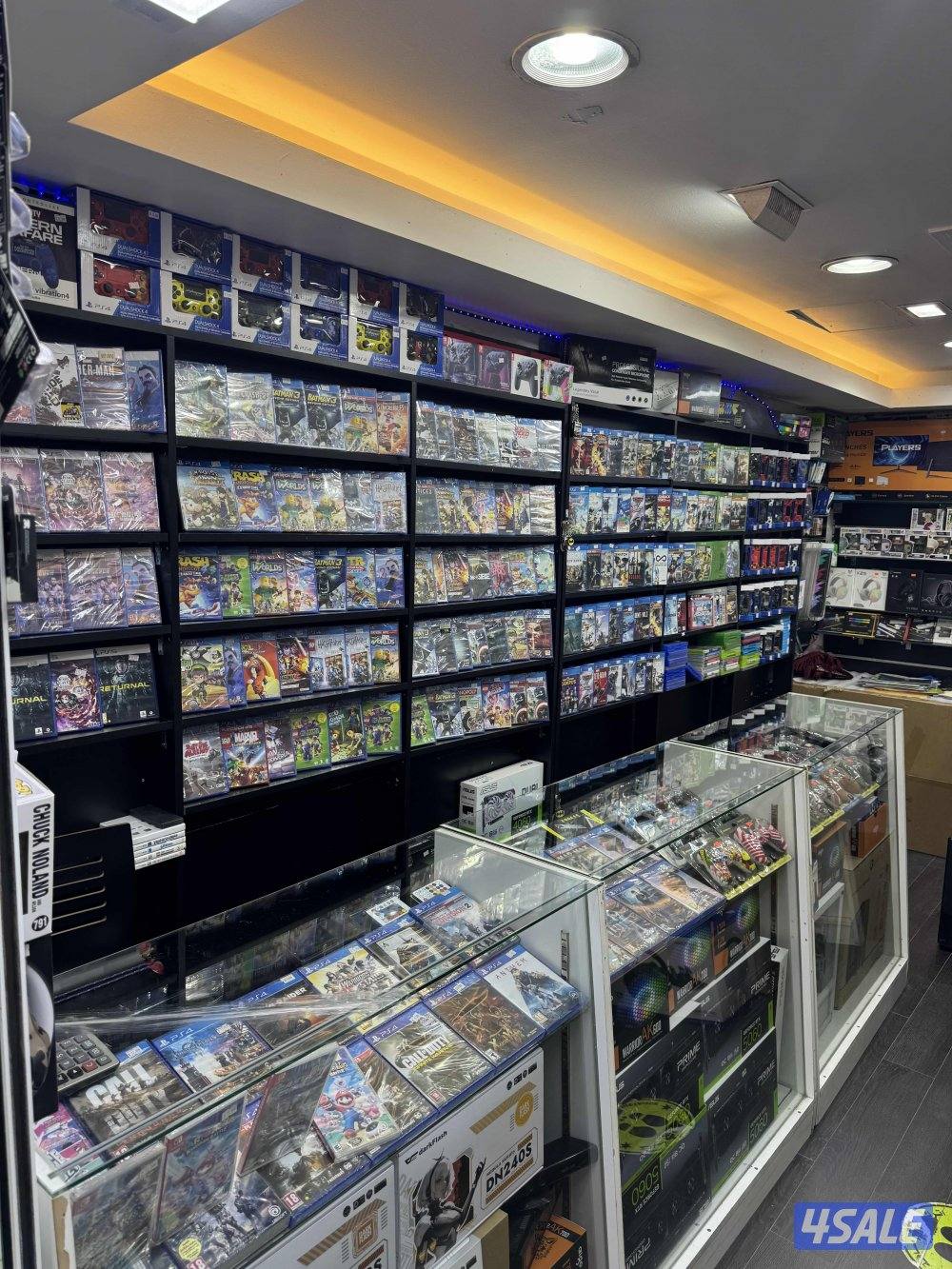 متوفر جميع اجهزة بلايستيشن4