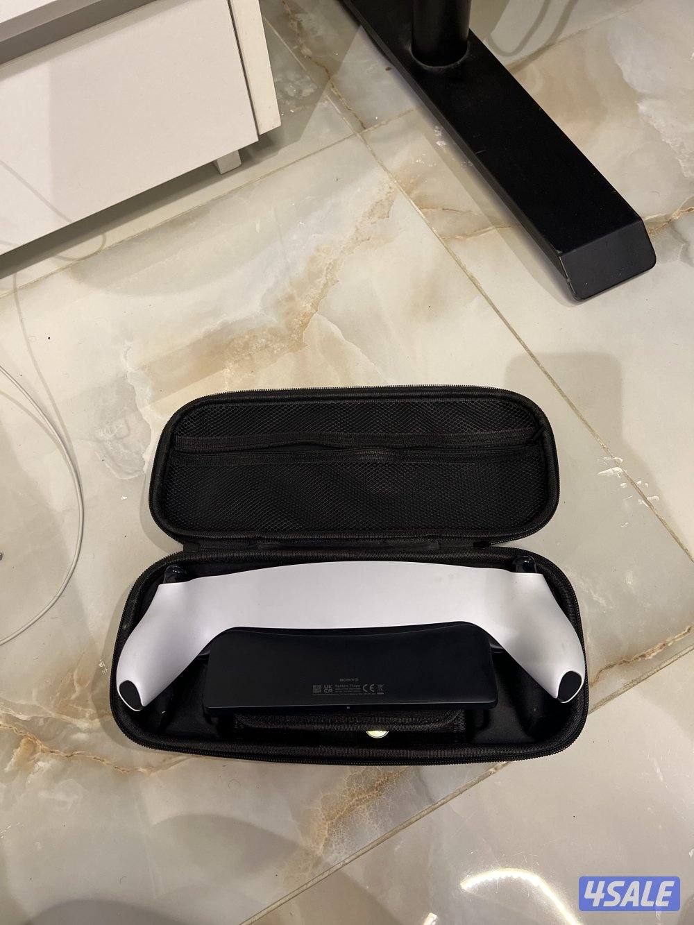 للبيع جهاز بورتال للسوني فايف مستعمل ‏خفيف جدا في حالة الجديد ومع جنطه2