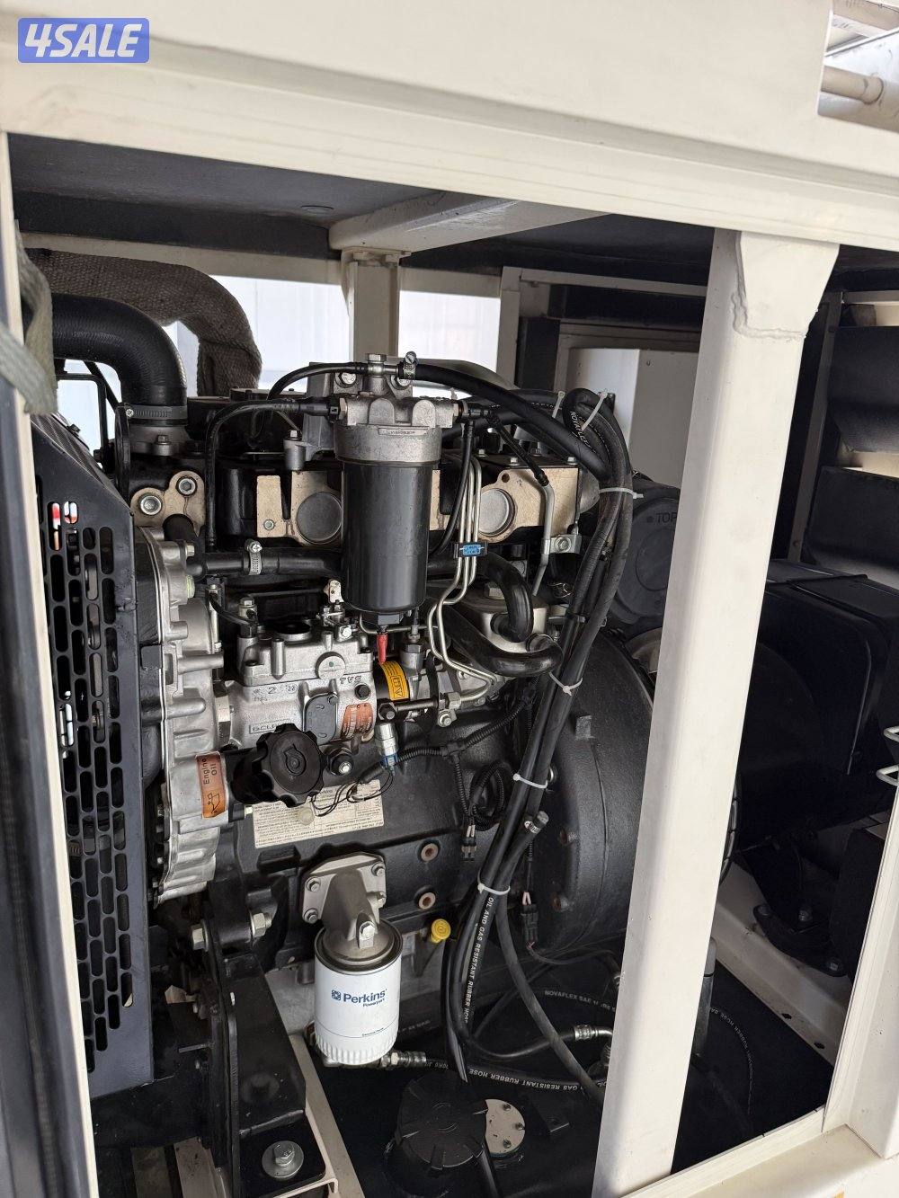 مولد بيركنز ديزل 60 كيلو صافي 48 كيلو جديده وسيرفس كامل موديل 20221