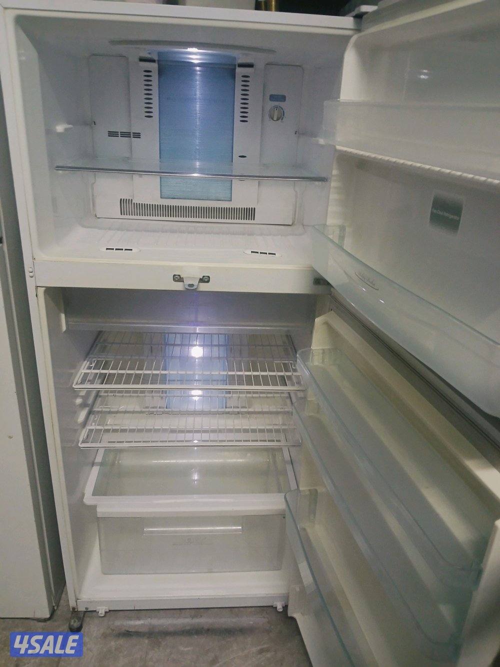 للبيع ثلاجه توشيبا ياباني بحاله جيده جدا مع الكفالة والتوصيل عائلية22ق2
