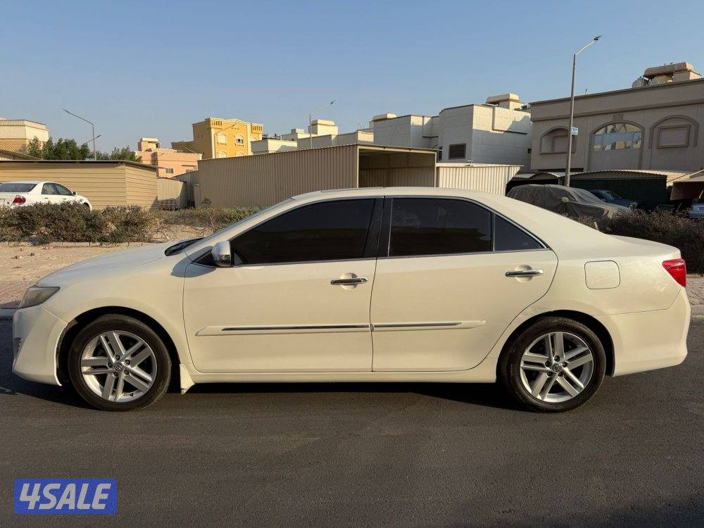 للبيع كامري 20144