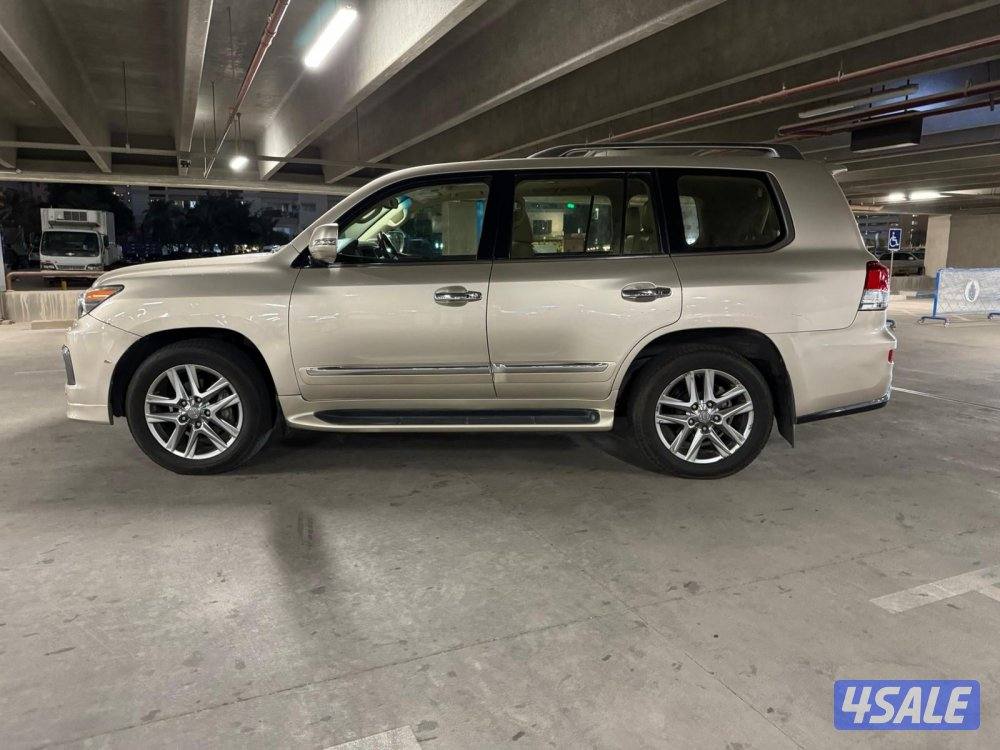 لكزس LX570 موديل 20144