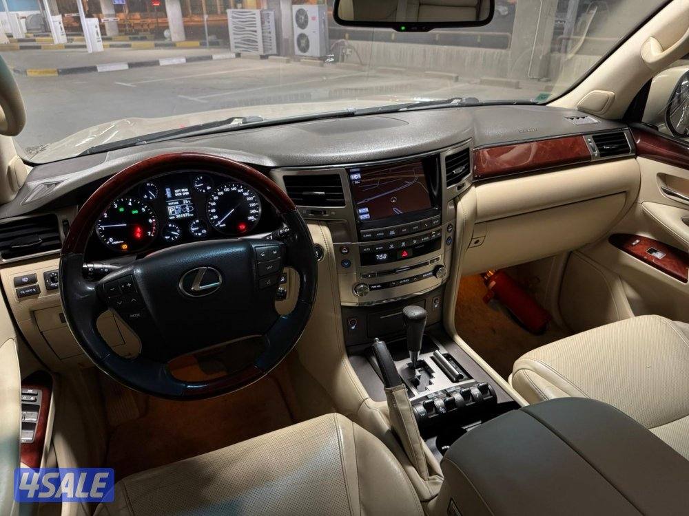 لكزس LX570 موديل 20147